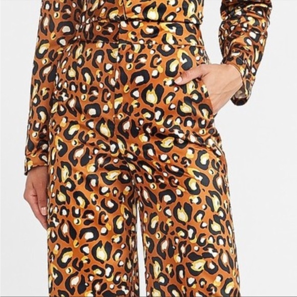 NWT Leopard Print Pants Wide Leg Cuffed - Express Size 4 R - Picture 2 of 8